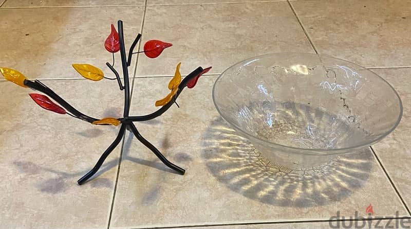 Glass bowl on metal stand 2