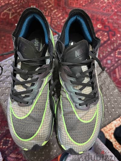 NIKE vaporfly 2