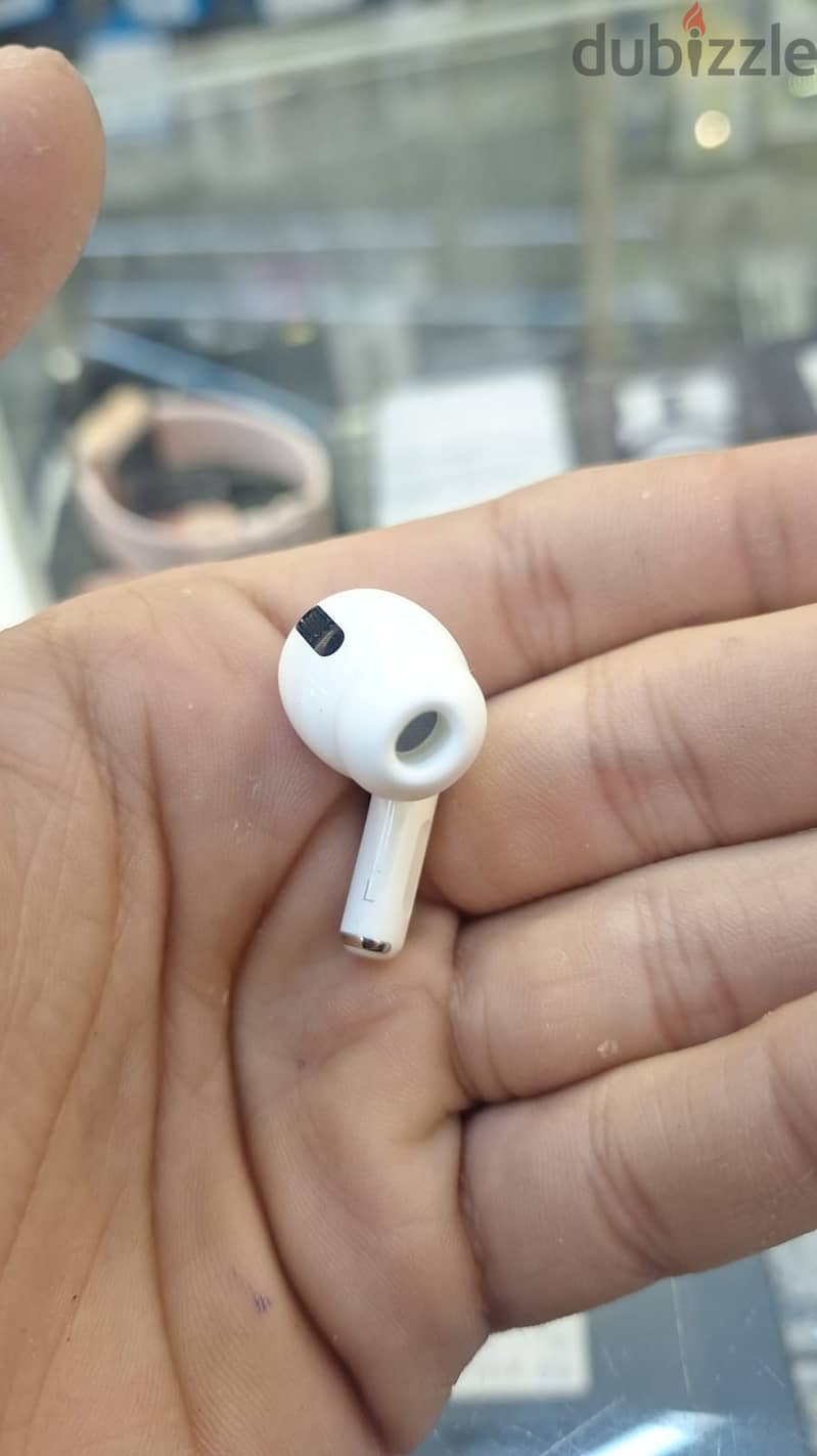 Airpods pro lightning left pod 0