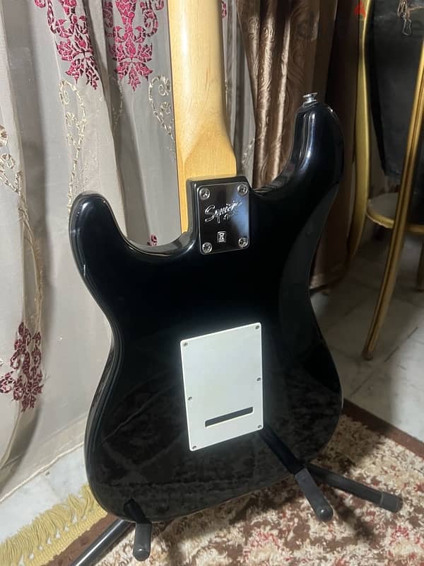 Squier by fender electric guitar 3