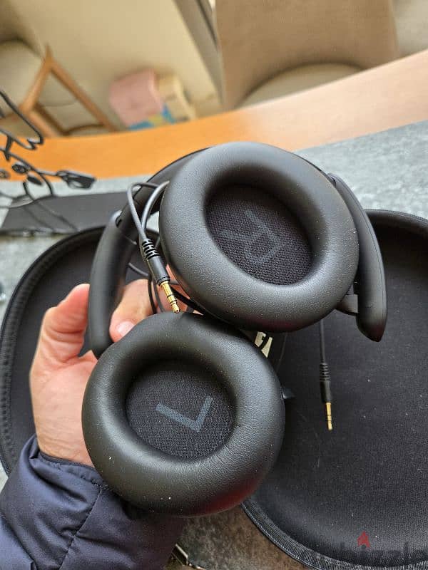 Soundcore Q45 headphones like new 1