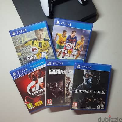 ps4 slim like new with one controller and 5 games