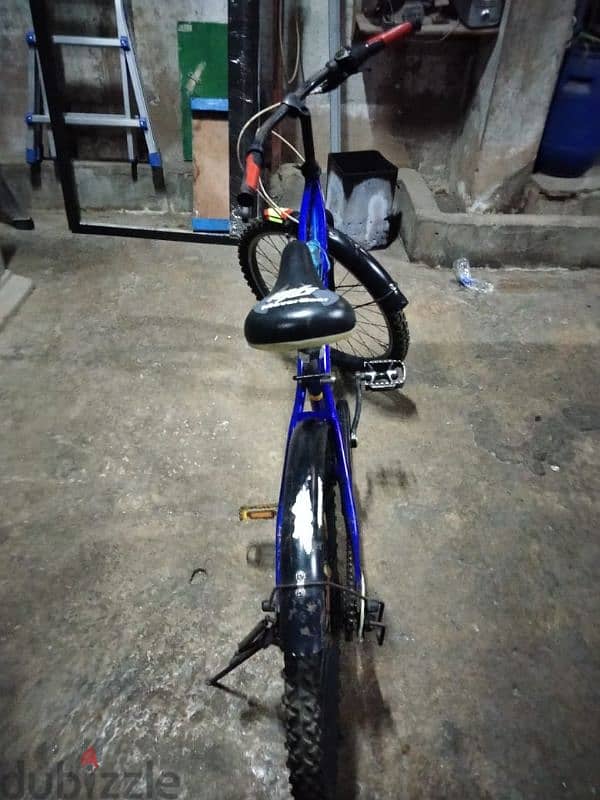 Medium sized Bicycle for ages between 10-14 دراجة هوائية للأولاد بين 2