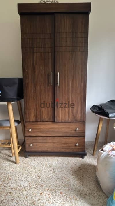 single bed comode closet