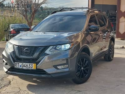 Nissan Rogue model 2017 Midnight ajnabe super clean