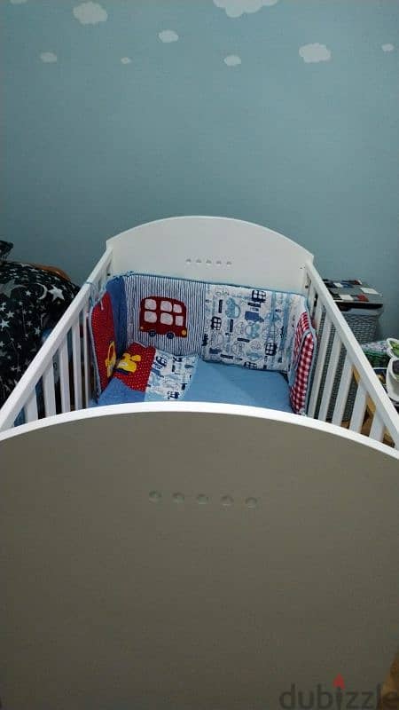 Wodden movable baby crib 1