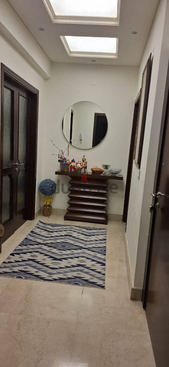 Apartment in Mar elias for sale - شقة للبيع في مار الياس 200 متر 0