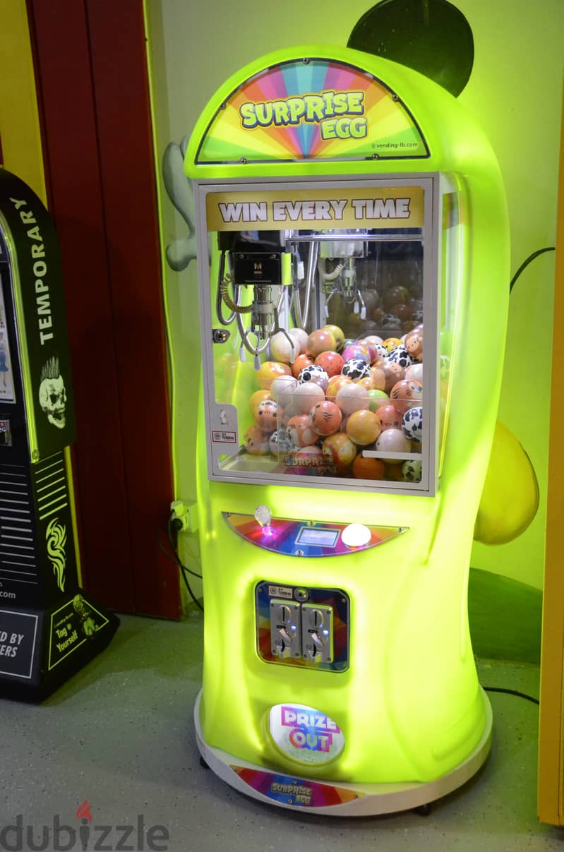 SURPRISE EGG - Coin Operated Claw Machine 4