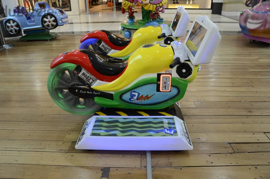 Moto 3 - Coin Operated Motorcycle with 3D Motor Game 4