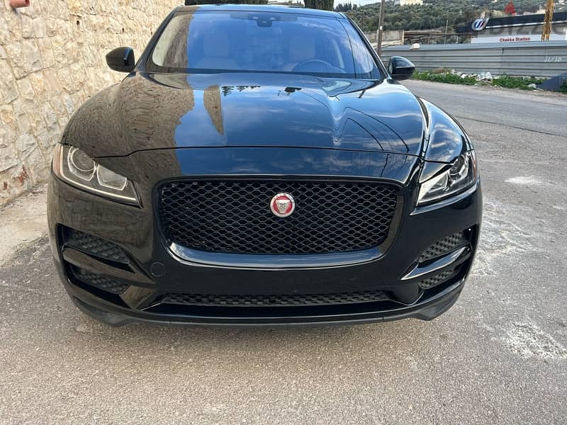 Jaguar F-Pace 2017 0