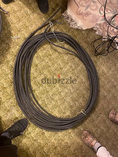 cable كابلات كهرباؤ