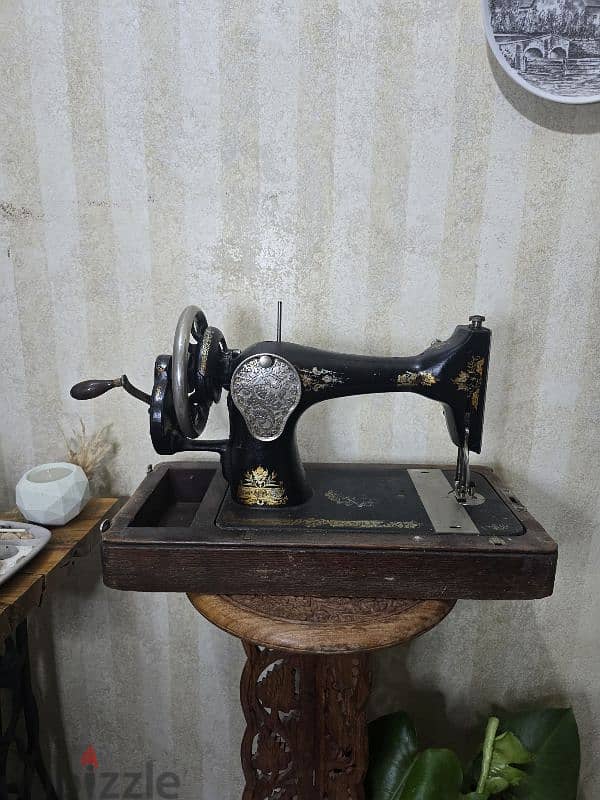 مكنة خياطه سنجر يدوية انتيك مختومة ١٩١٠ Vintage singer sewing machine 2