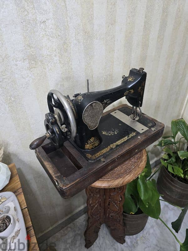 مكنة خياطه سنجر يدوية انتيك مختومة ١٩١٠ Vintage singer sewing machine 5