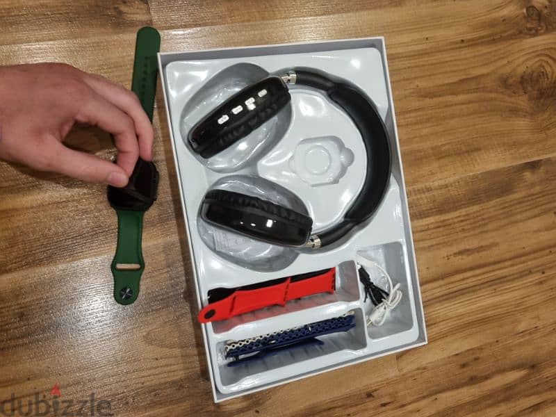 AMAZING SMARTWATCH + HEADPHONES IN EXELLENT CONDITION 2