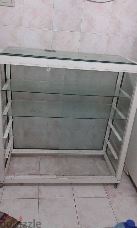 moving aluminium vitrine 0