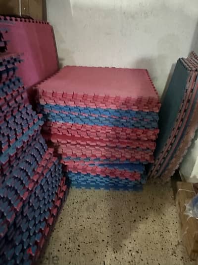 used red and bluepuzzle mats for sale wtsp 81701084