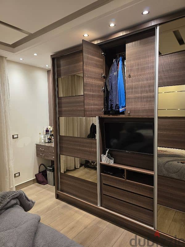 modern closet as new 2.75 m and height 2.60m 2