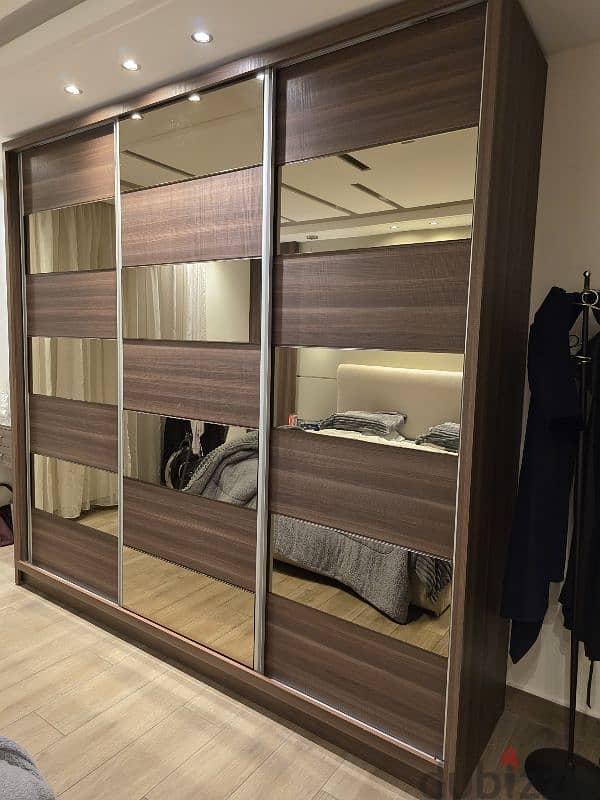 modern closet as new 2.75 m and height 2.60m 0