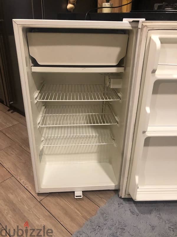 haier fridge in excellent condition . 110$ 5