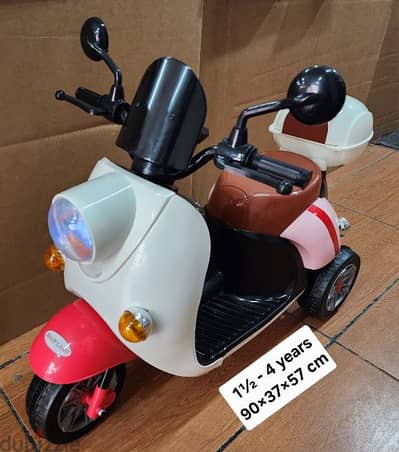 موتو تشريج ٦فولت vespa. ١موتير ١بطارية اضواء led موسيقى usb. aux  .