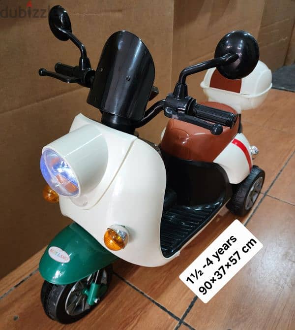 موتو تشريج ٦فولت vespa. ١موتير ١بطارية اضواء led موسيقى usb. aux  . 1