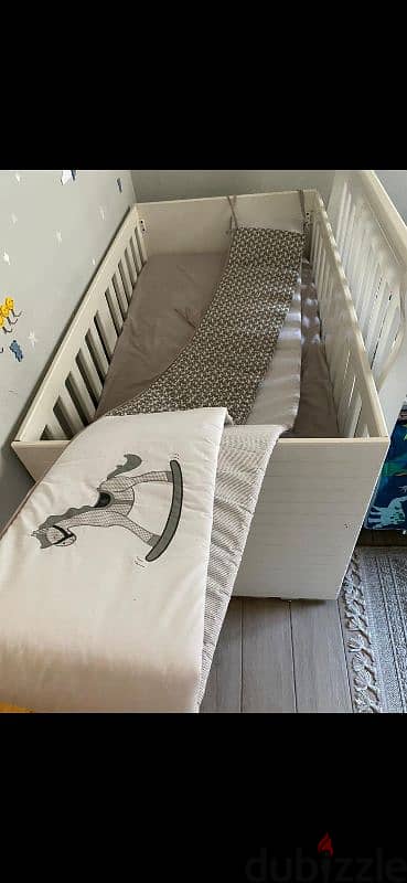 Crib with mattress plus blanket