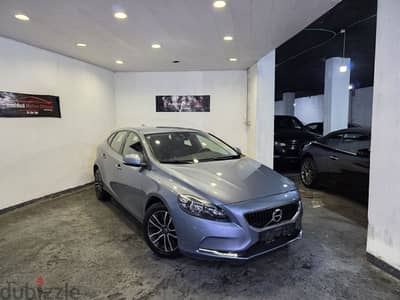 2018 Volvo V40 T3 2.0T Company Source & Maintenance 1 Owner Like New!