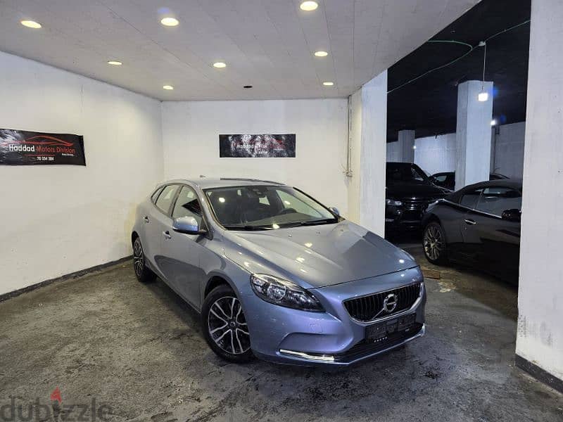 2018 Volvo V40 T3 2.0T Company Source & Maintenance 1 Owner Like New! 0