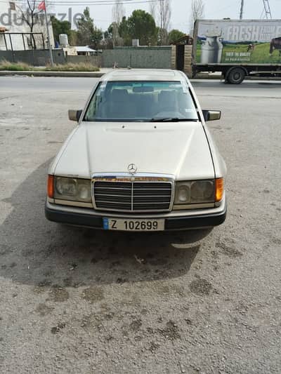 Mercedes-Benz 230E/ 4 cylinder 1990