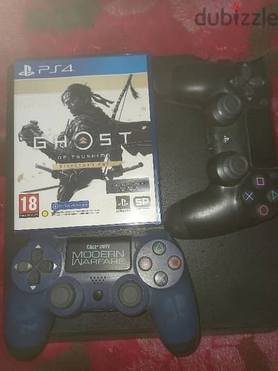 ps4 with 2 controller and 1 play disk used like a new