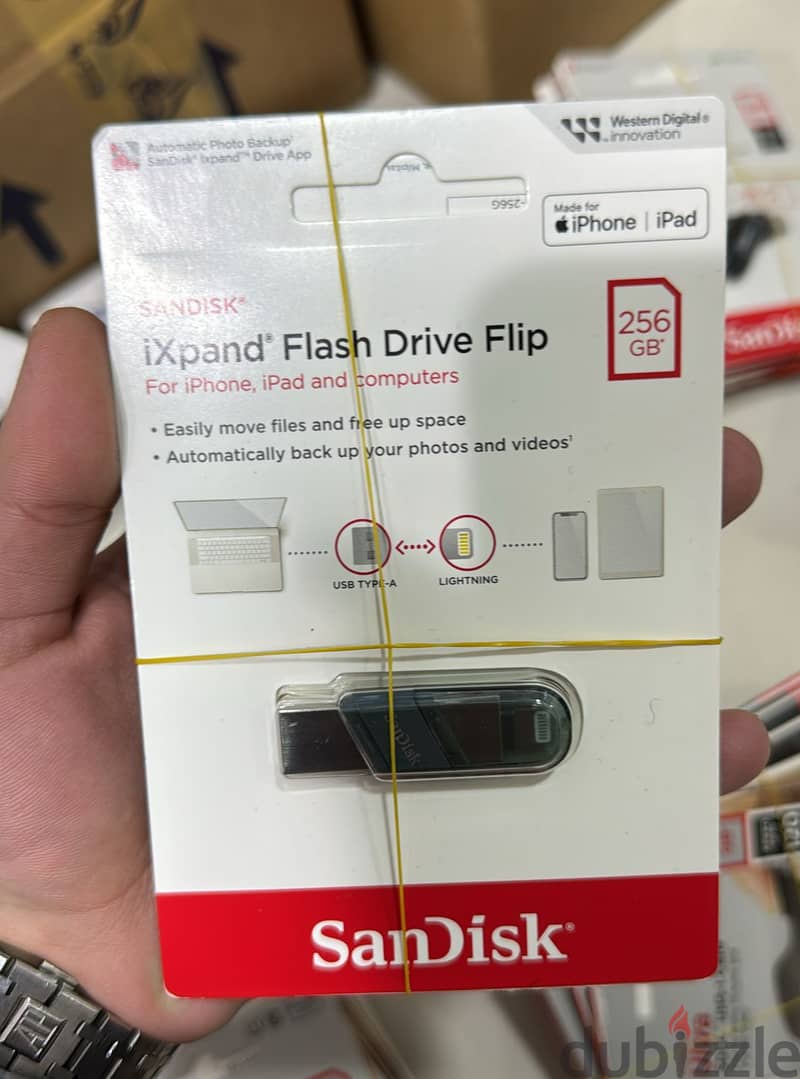 SanDisk ixpand Flash Drive Flip for iPhone 256GB 0