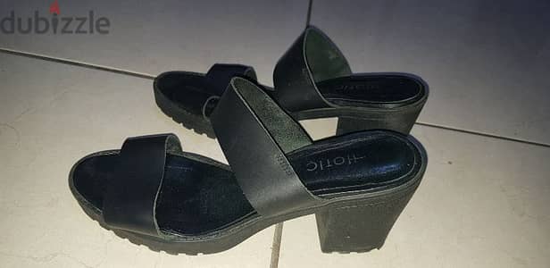 sandal black