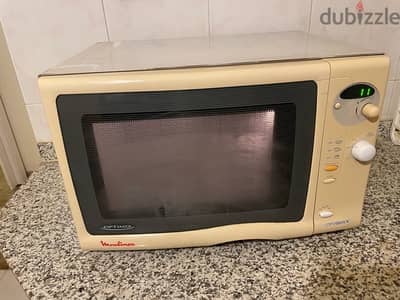 Microwave Moulinex brand in good condition