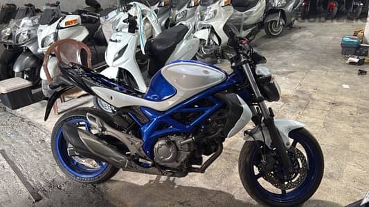 Suzuki Gladius 400cc