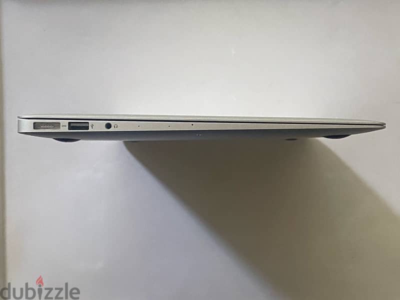 Macbook Air (2017) Used 3