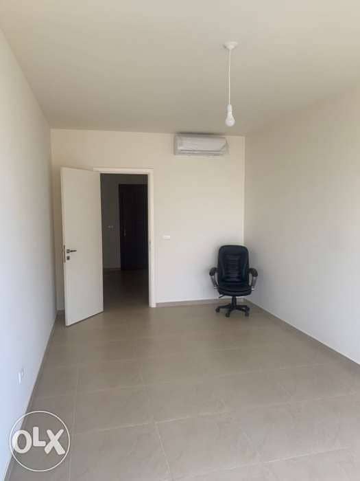 Office for rent in the heart of Jbeil 5