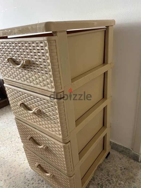 Drawers Storage Cabinet with Wheels 2