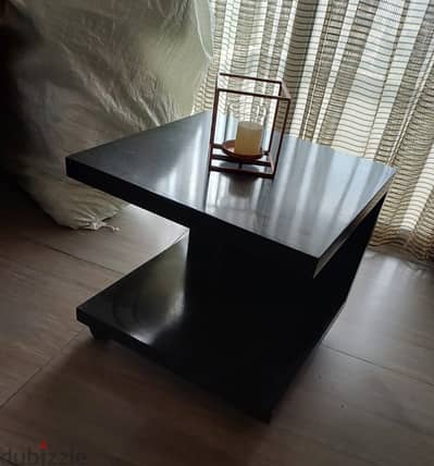 2 Side tables