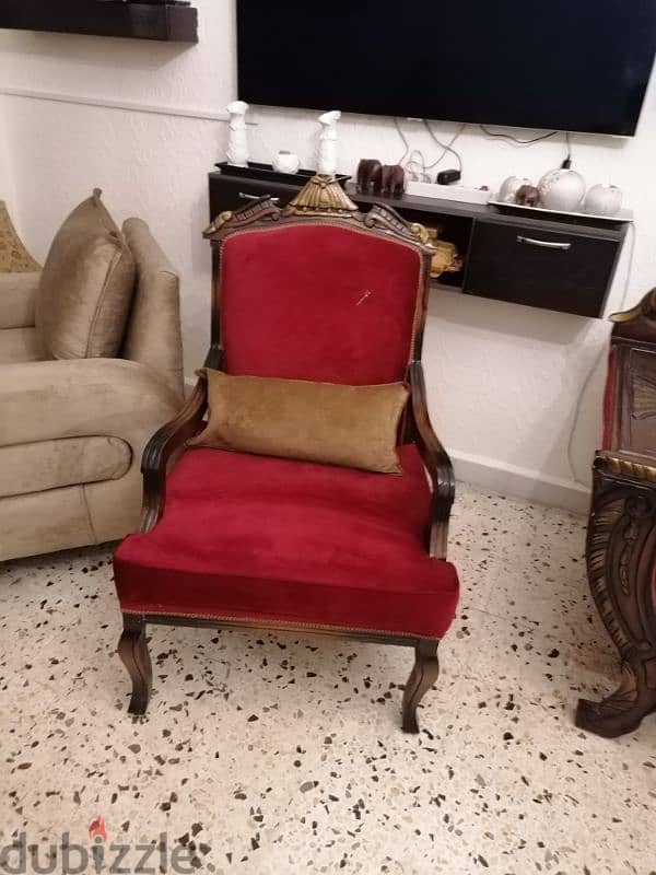 Used Living Room صالون 4