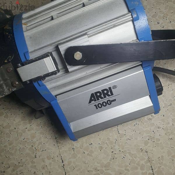 ARRI 1000W plus Location Fresnel 3