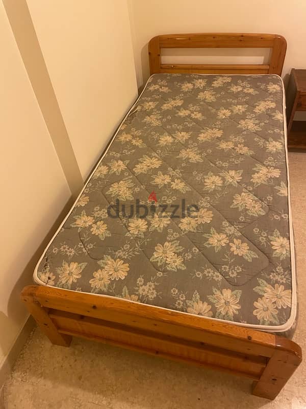 Full bedroom single bed 1