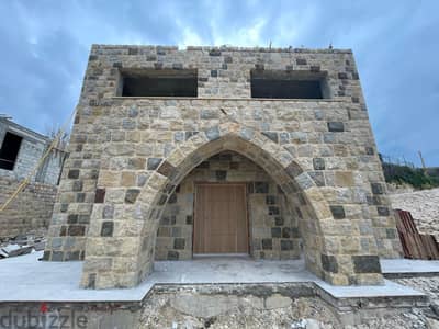 BATROUN:300sqm land plus 100 sqm building