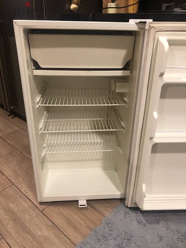 haier fridge in excellent condition. 110$ 4