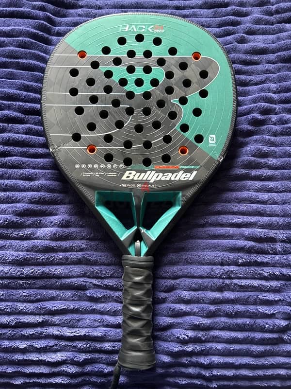 Bullpadel Hack 04 Hybrid 1