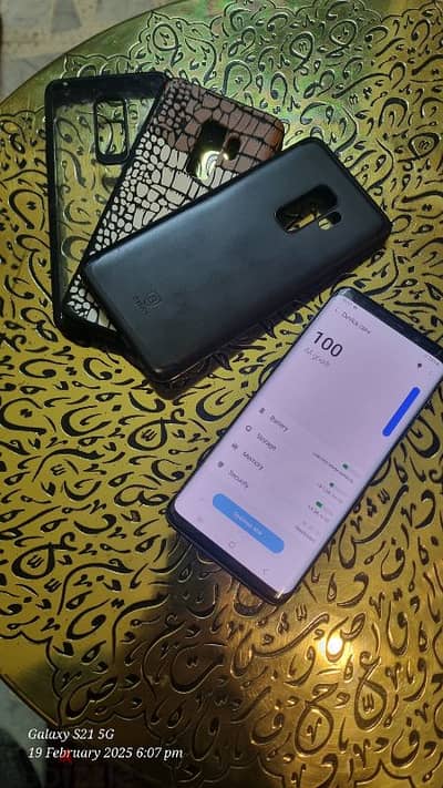 s9 plus 64 6 ram in mint condition with 3 covers