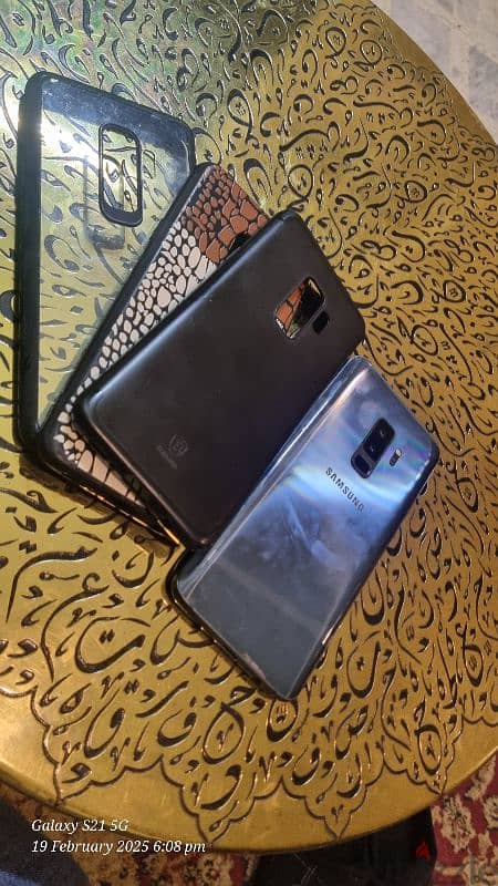 s9 plus 64 6 ram in mint condition with 3 covers 5