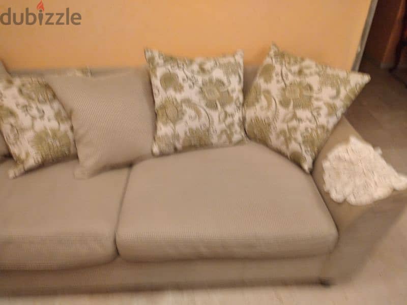 Used living room good conditions 7