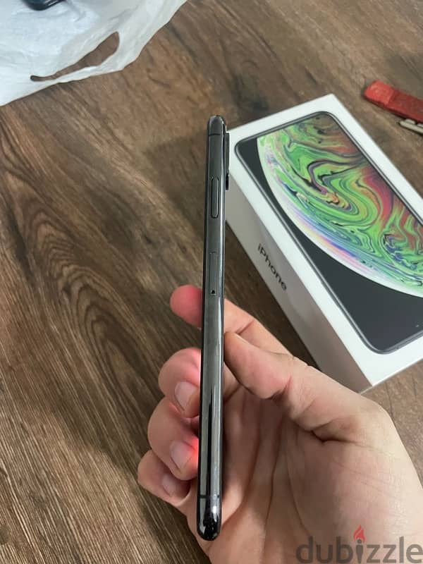 iphone XS MAX in excellent condition 5