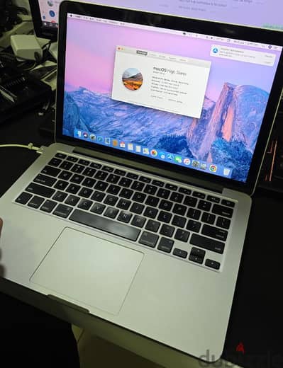 Macbook Pro Retina 13 inches core i5 2015 8gb ram 120gb IRIS 2GB