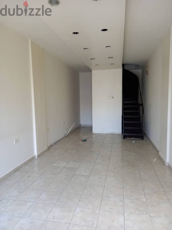 shop for rent in amchit 0